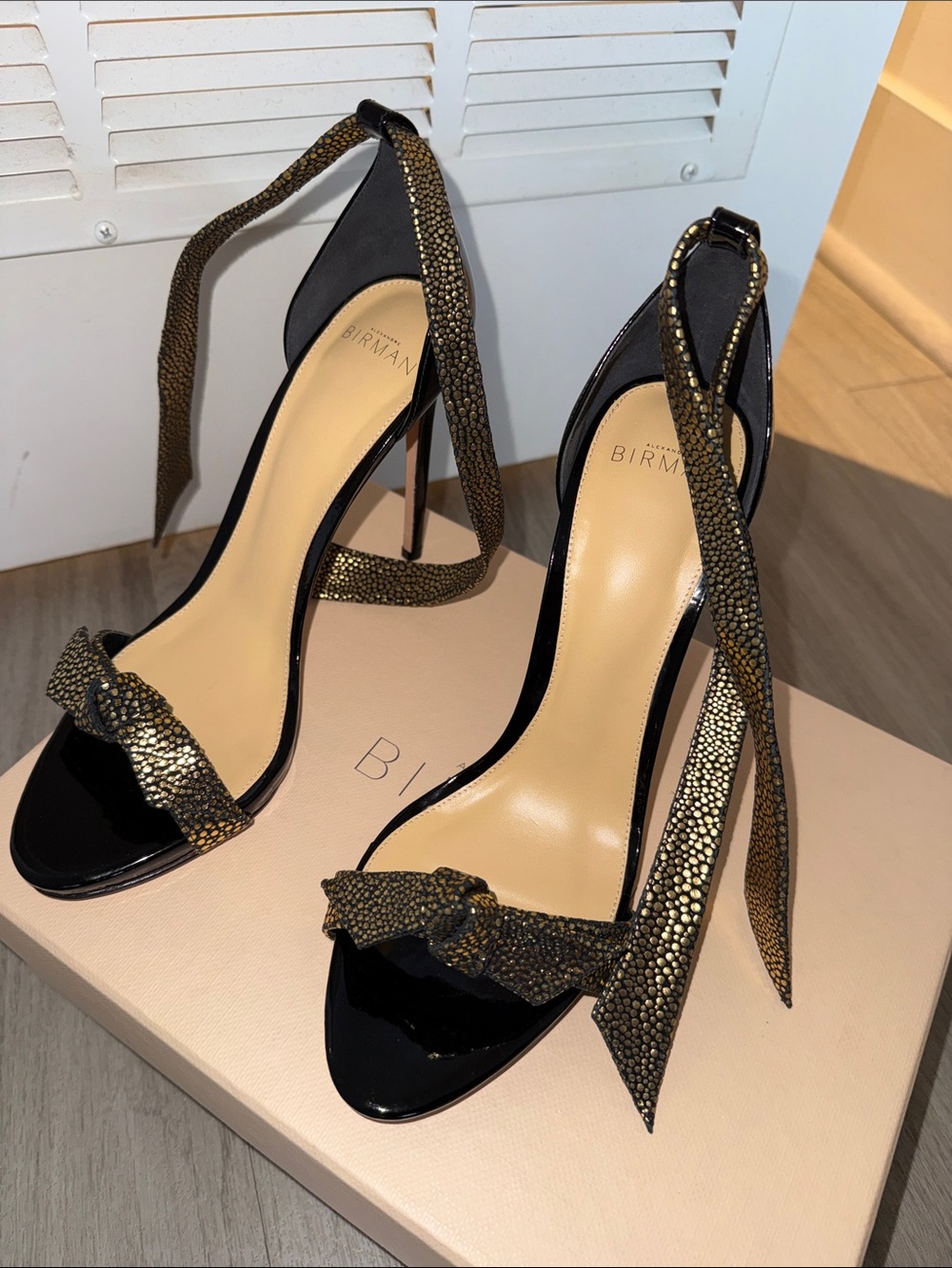 Alexandre Birman Clarita Leather Black and Gold Ankle-Tie High Heels - Picture 8 of 10